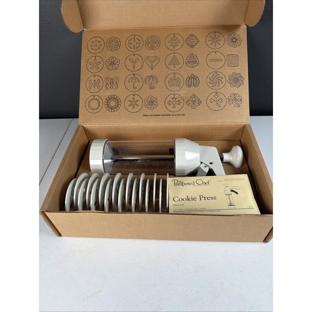 Pampered Chef Cookie Press 1525 with 16 Discs Original Box Complete